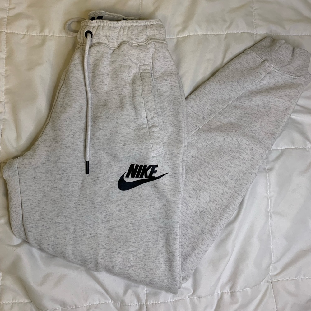 NIKE SWEAT-PANT ⚪️🖤